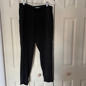 Black linen crop pants